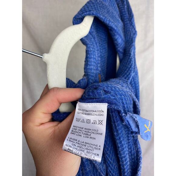 Free People Feel It Around Blue Button Down High Low Shirt Top Size XS - Picture 3 of 11